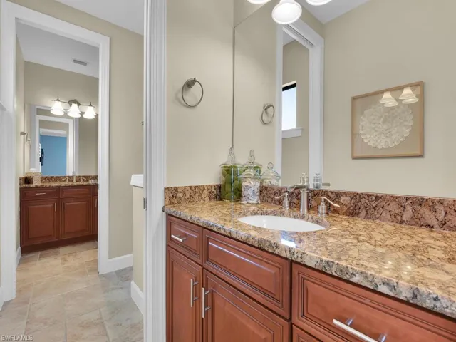 Guest Jack & Jill Bath - Second Floor