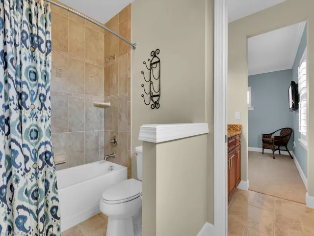 Guest Jack & Jill Bath - Second Floor