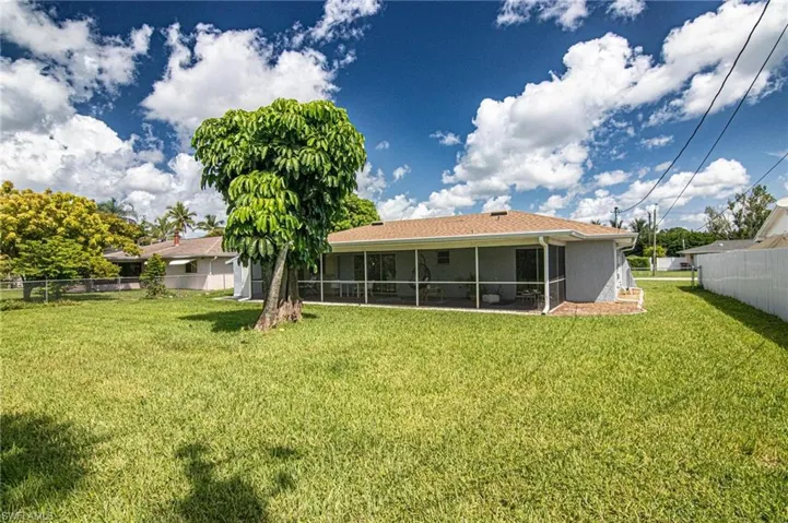 926 Se 26th Ter, Cape Coral, Florida 33904