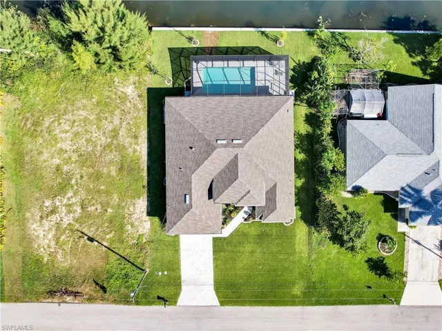 Birds eye view of property