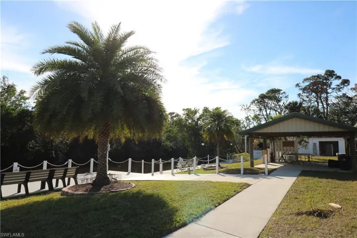 68 Sturbridge Ln, Fort Myers, Florida 33908