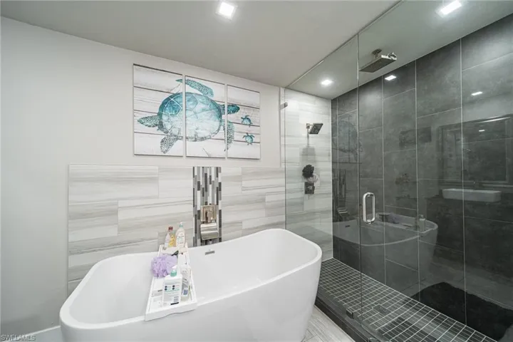 222 Ne 22nd Ave, Cape Coral, Florida 33909
