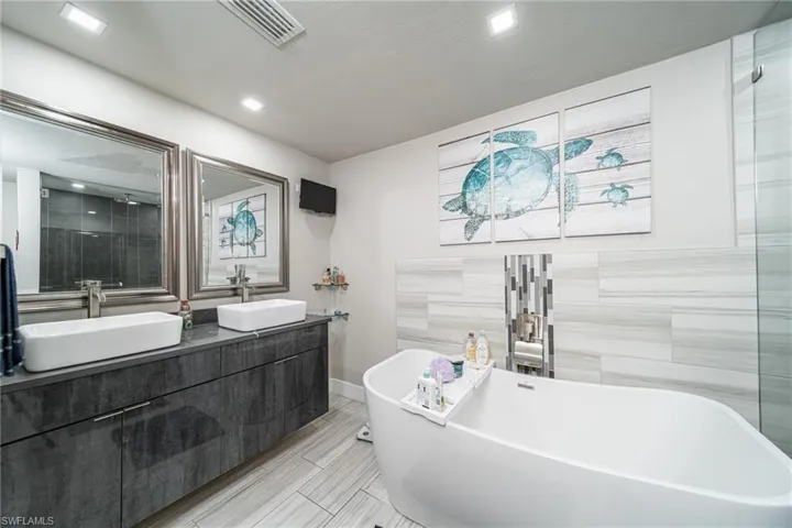 222 Ne 22nd Ave, Cape Coral, Florida 33909