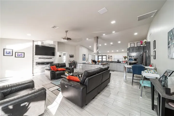 222 Ne 22nd Ave, Cape Coral, Florida 33909