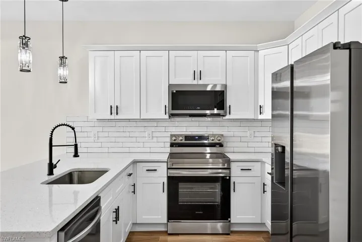 11-Kitchen 2 of 3