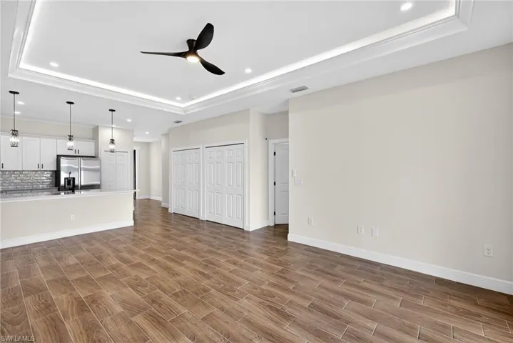 7-Dining Room 1 of 2