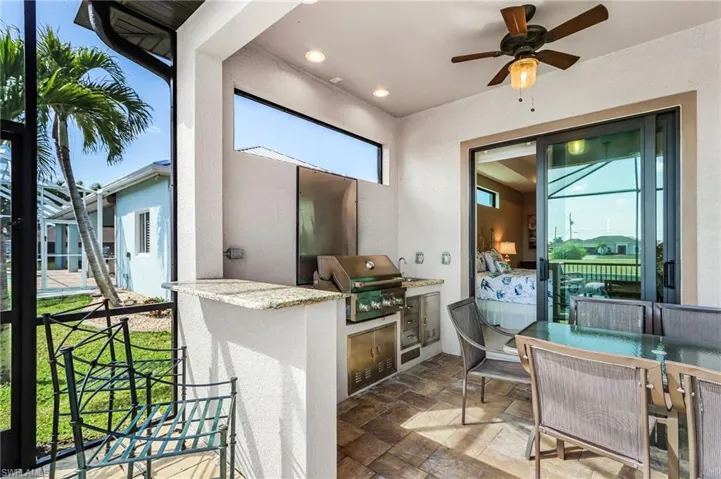Outdoor Kitchen, outdoor dining area