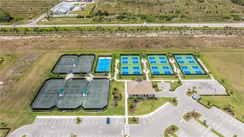 View of bird's eye view of amenities