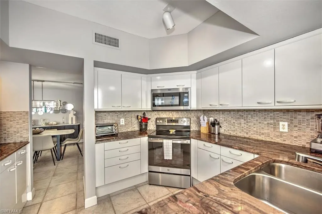 980 Cape Marco DR, Marco Island, FL 34145,225000258