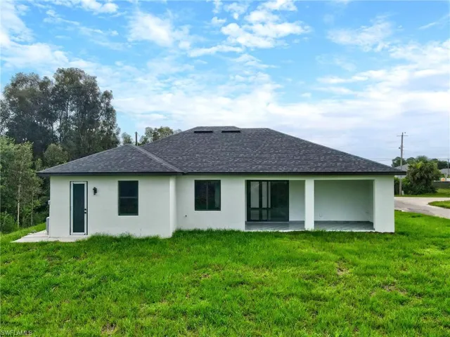 2701 28th St Sw, Lehigh Acres, Florida 33976