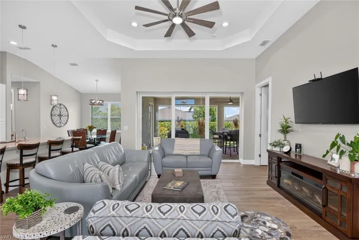1605 Sw 43rd St, Cape Coral, Florida 33914