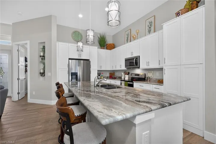 1605 Sw 43rd St, Cape Coral, Florida 33914