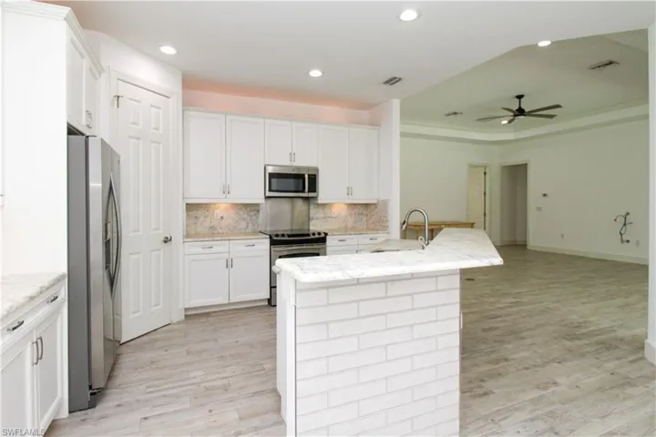 1371  Michigan  AVE, Naples, FL 34103