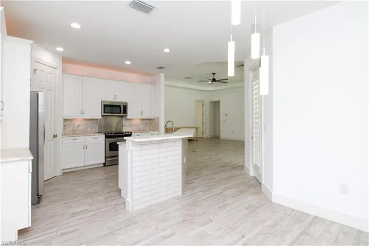 1371  Michigan  AVE, Naples, FL 34103
