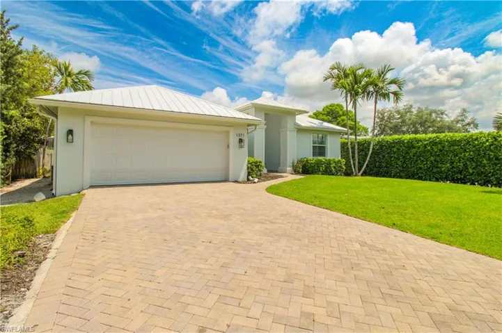 1371  Michigan  AVE, Naples, FL 34103
