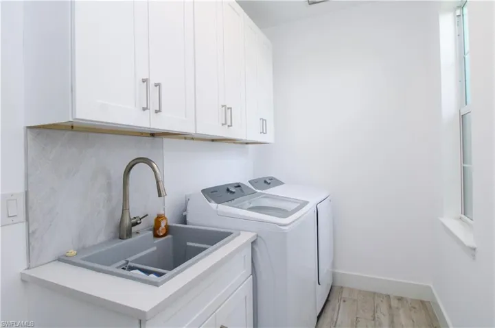 1371  Michigan  AVE, Naples, FL 34103