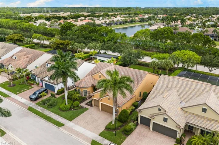 16213 Camden Lakes Cir, Naples, Florida 34110