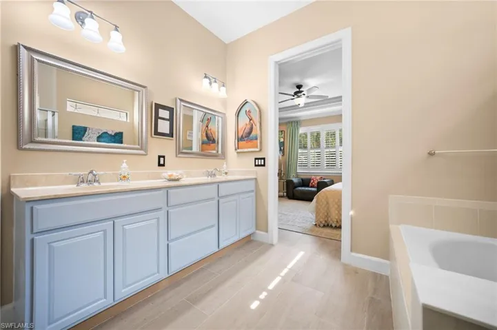 16213 Camden Lakes Cir, Naples, Florida 34110