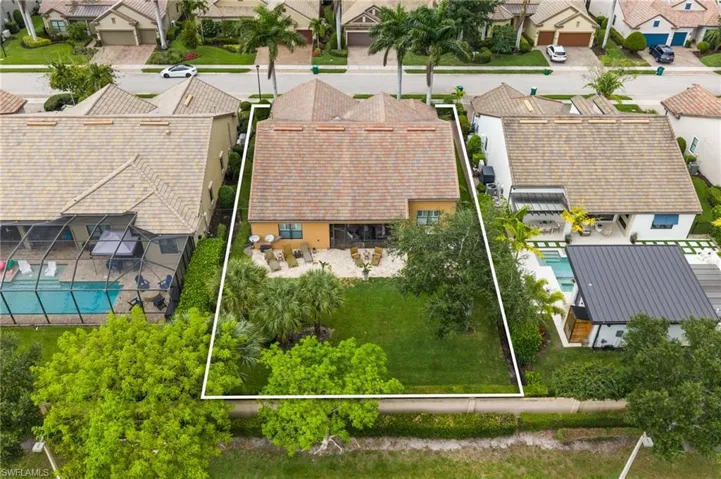 16213 Camden Lakes Cir, Naples, Florida 34110