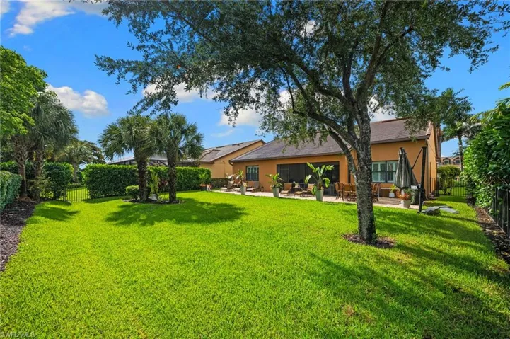 16213 Camden Lakes Cir, Naples, Florida 34110