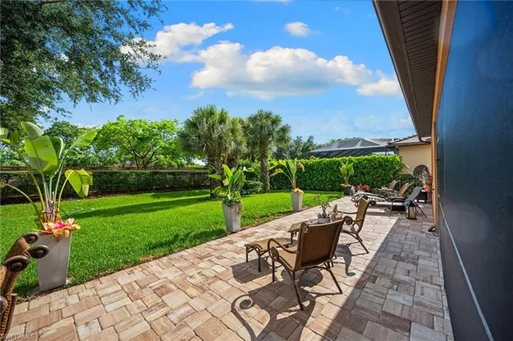 16213 Camden Lakes Cir, Naples, Florida 34110