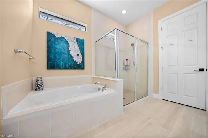 16213 Camden Lakes Cir, Naples, Florida 34110
