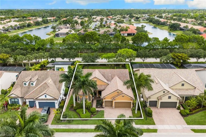 16213 Camden Lakes Cir, Naples, Florida 34110