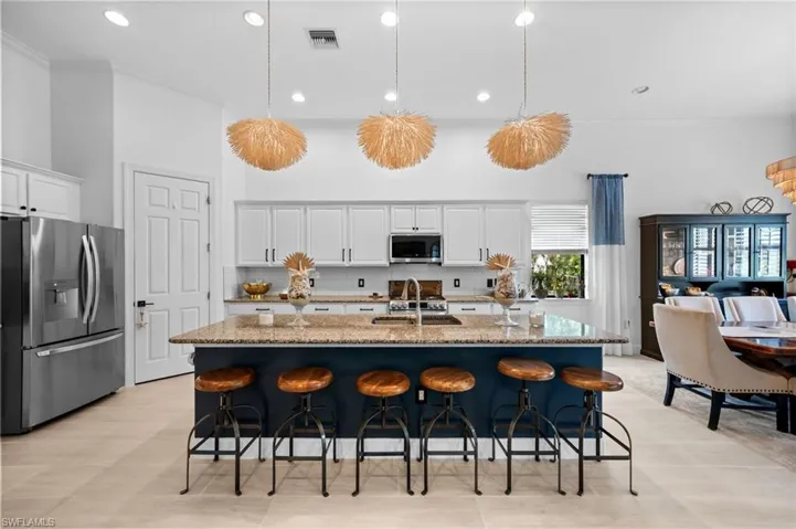16213 Camden Lakes Cir, Naples, Florida 34110