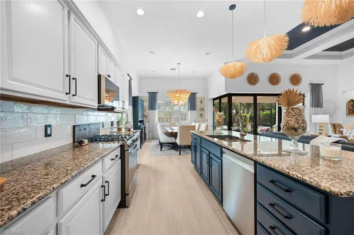 16213 Camden Lakes Cir, Naples, Florida 34110