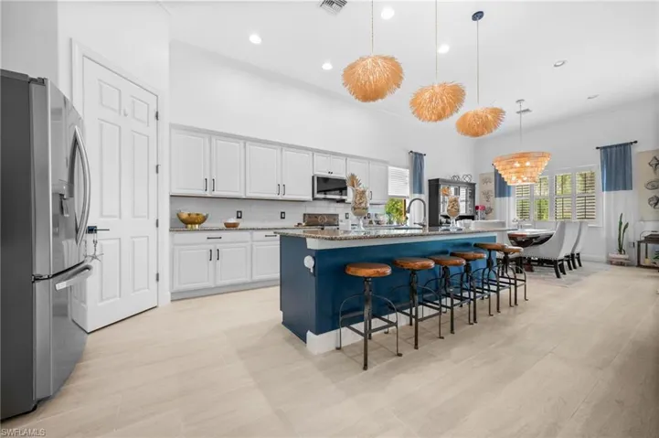 16213 Camden Lakes Cir, Naples, Florida 34110