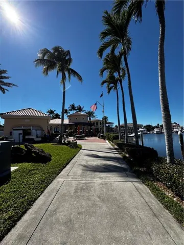 Short walk to Marina Clubhouse