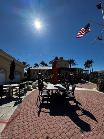 Outdoor dinning area