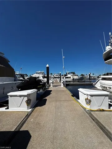 B Dock