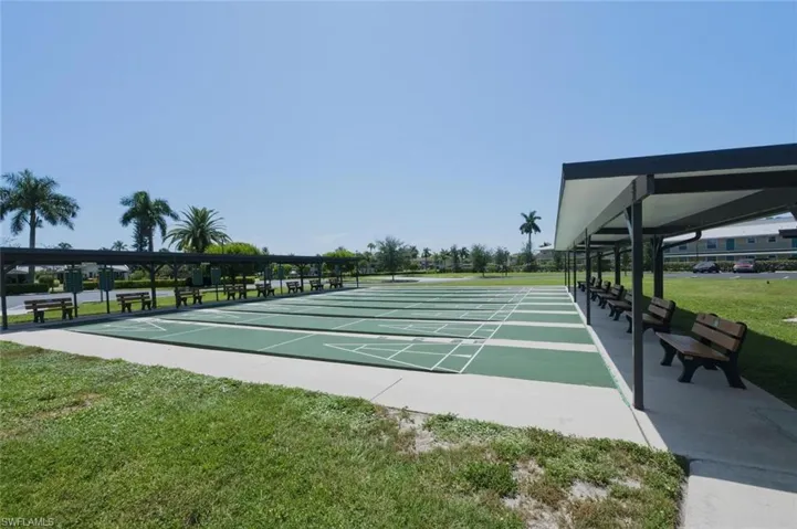 621 Charlemagne Blvd, Naples, Florida 34112