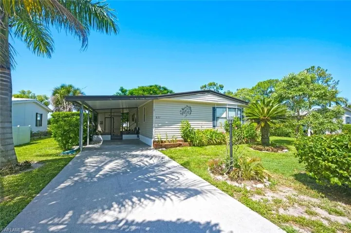 621 Charlemagne Blvd, Naples, Florida 34112