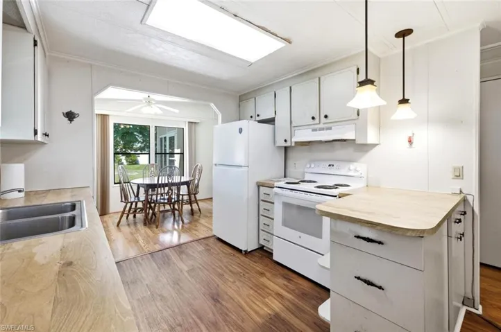 621 Charlemagne Blvd, Naples, Florida 34112