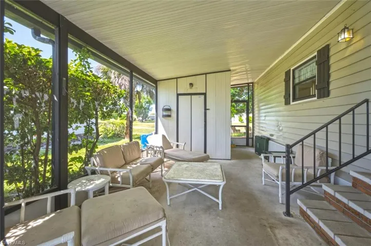 621 Charlemagne Blvd, Naples, Florida 34112