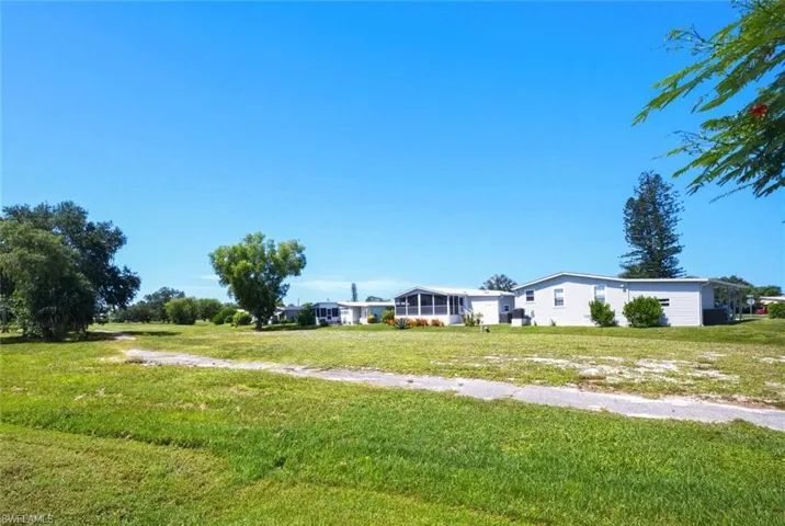 621 Charlemagne Blvd, Naples, Florida 34112