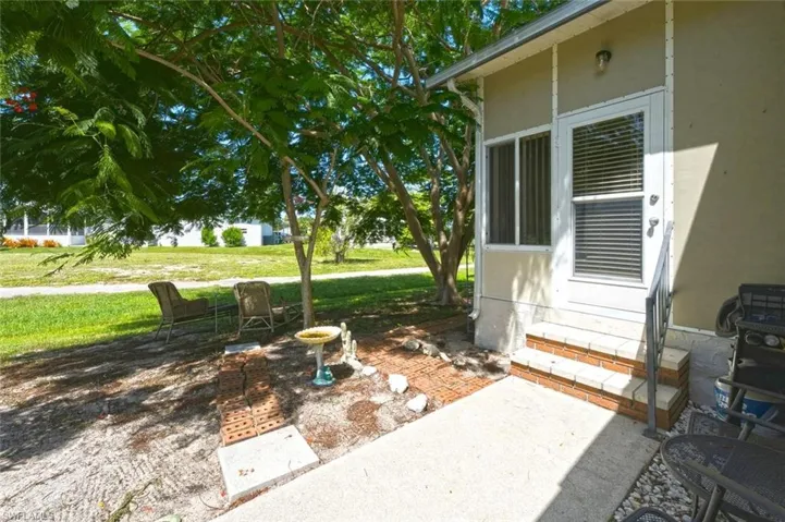 621 Charlemagne Blvd, Naples, Florida 34112