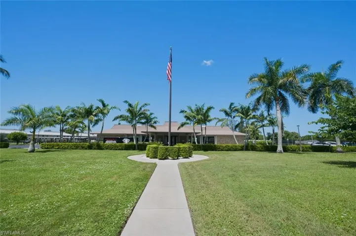 621 Charlemagne Blvd, Naples, Florida 34112