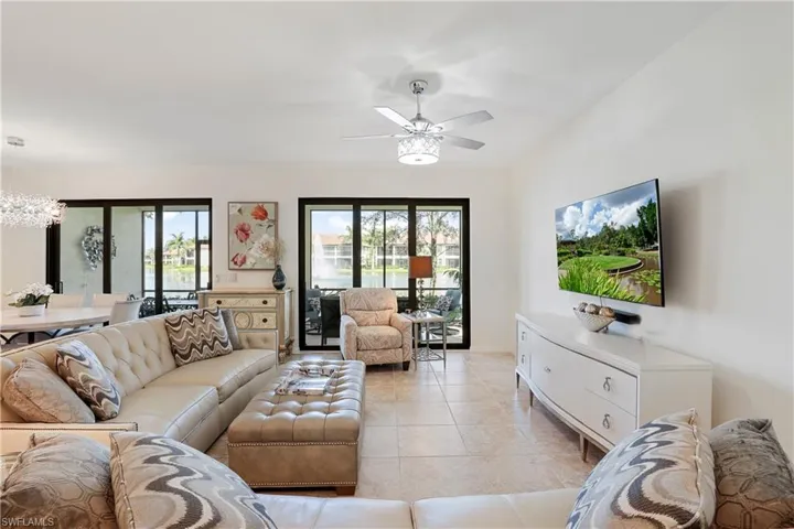 15145 Palmer Lake Cir 103, Naples, Florida 34109