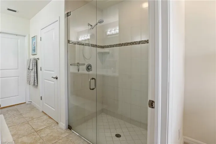 15145 Palmer Lake Cir 103, Naples, Florida 34109