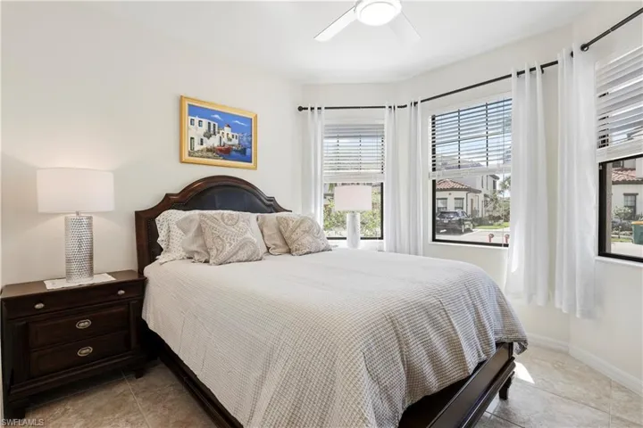 15145 Palmer Lake Cir 103, Naples, Florida 34109