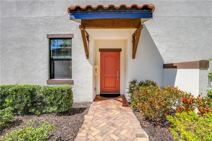 15145 Palmer Lake Cir 103, Naples, Florida 34109