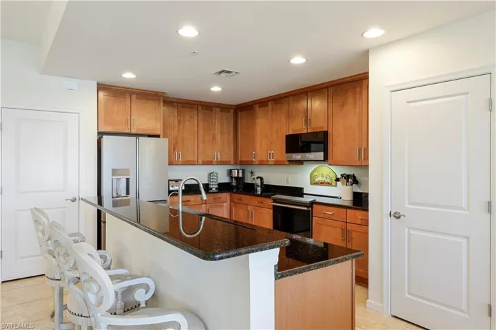 15145 Palmer Lake Cir 103, Naples, Florida 34109