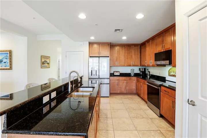 15145 Palmer Lake Cir 103, Naples, Florida 34109