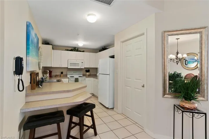 519 Roma Ct 306, Naples, Florida 34110