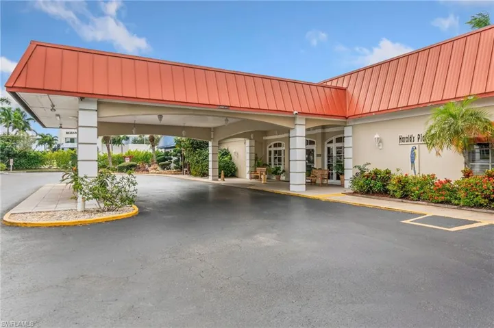 Front of the GulfCoast Inn