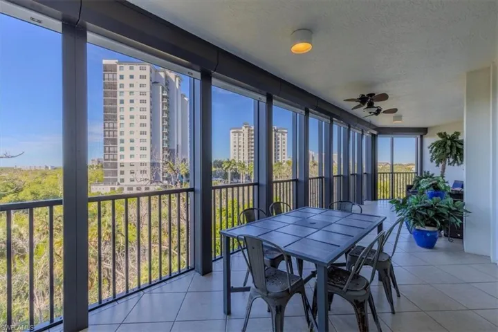 Large screened in lanai