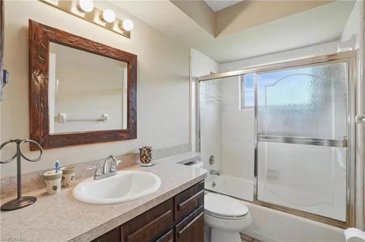 1303 SE 33rd  TER, Cape Coral, FL 33904
